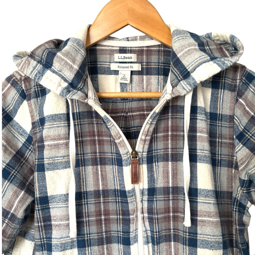 L.L. BEAN Women's Scotch Plaid Flannel Shirt,  Zip Hoodie, Small Relaxed Fit - Picture 3 of 11